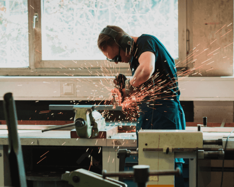 Quel est le lien entre performance au travail et bien-être ?